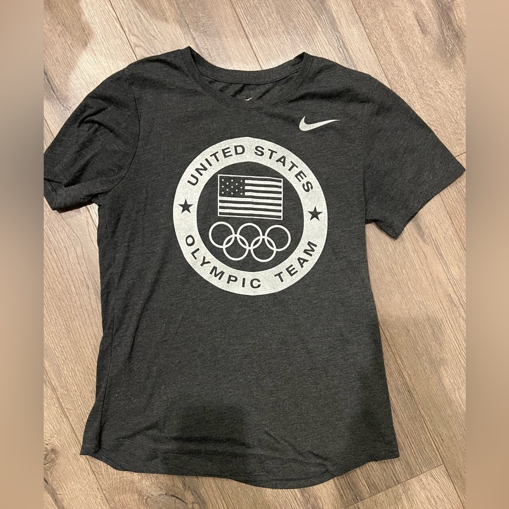 Nike Athletic Cut Dri-Fit Tee (M)